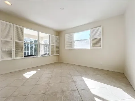 4874 Sabal Lake Sarasota FL 34238