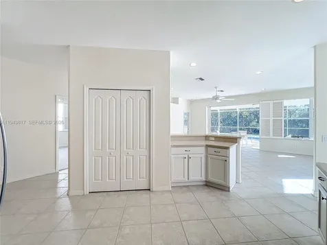 4874 Sabal Lake Sarasota FL 34238
