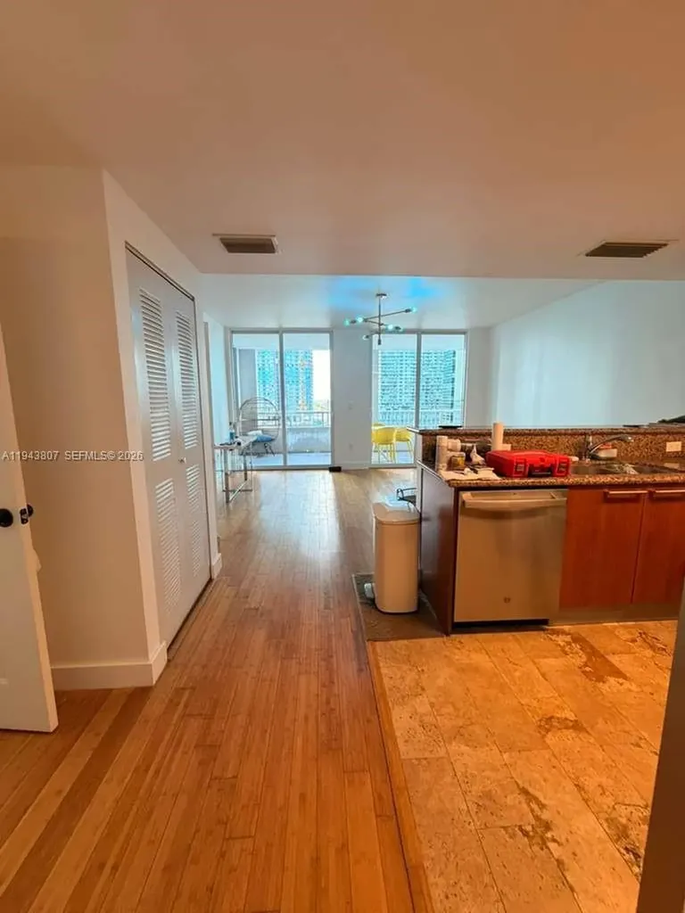 170 SE 14th Street Miami FL 33131