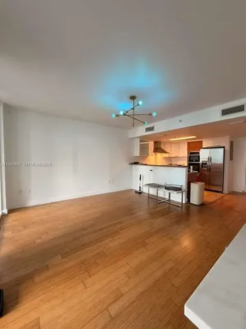 170 SE 14th Street Miami FL 33131