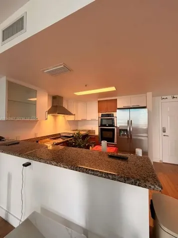 170 SE 14th Street Miami FL 33131
