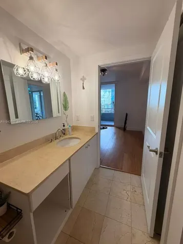 170 SE 14th Street Miami FL 33131