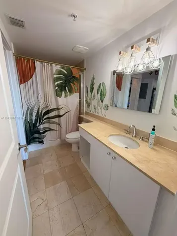 170 SE 14th Street Miami FL 33131