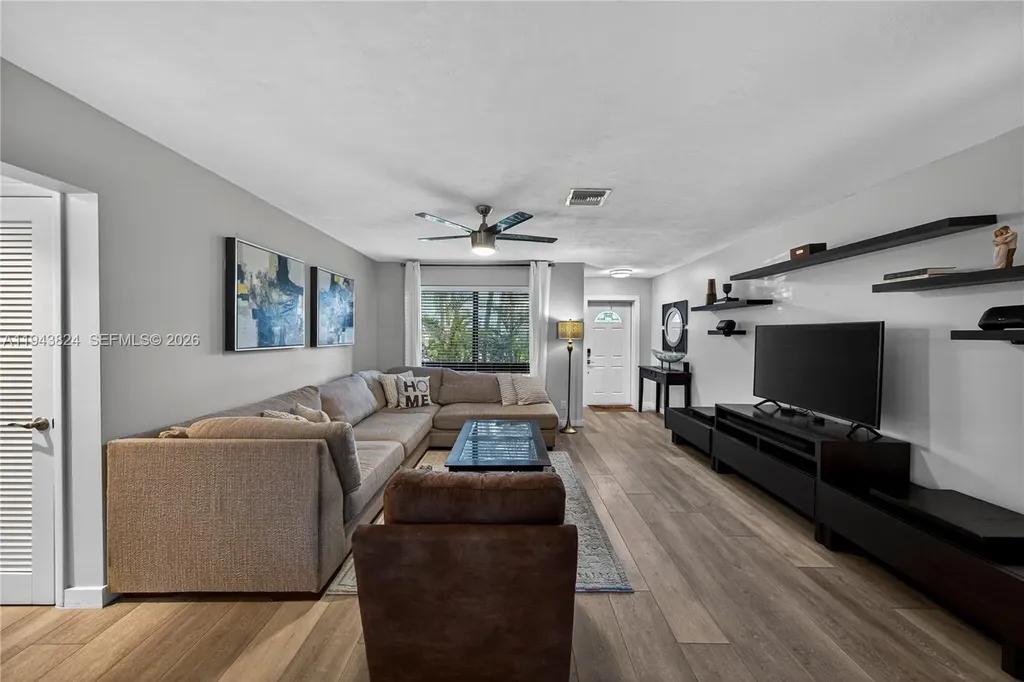 371 SE 3rd Street Pompano Beach FL 33060