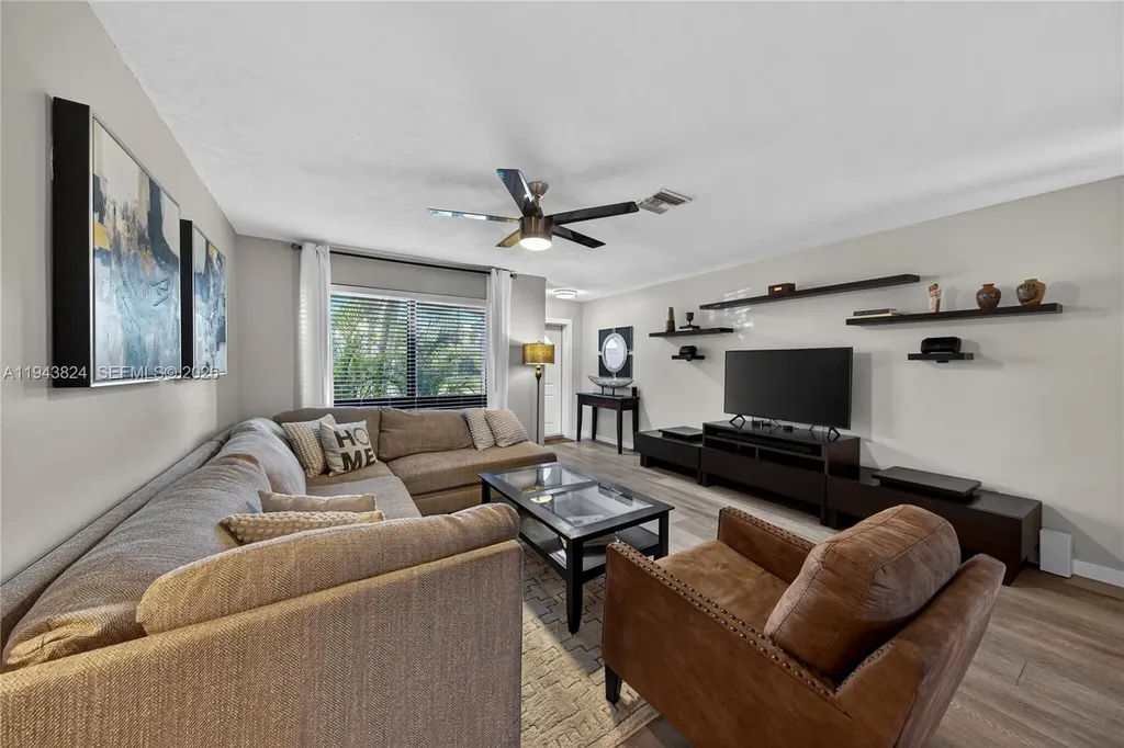 371 SE 3rd Street Pompano Beach FL 33060