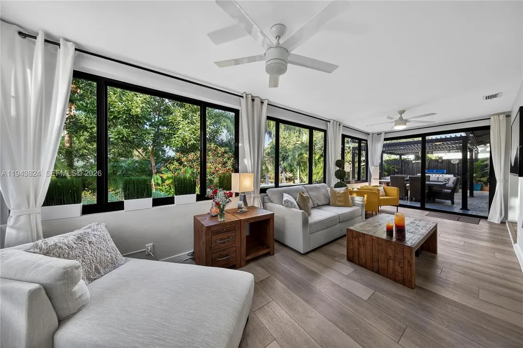 371 SE 3rd Street Pompano Beach FL 33060