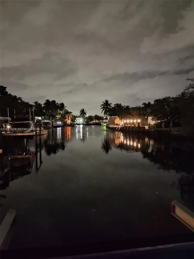 371 SE 3rd Street Pompano Beach FL 33060