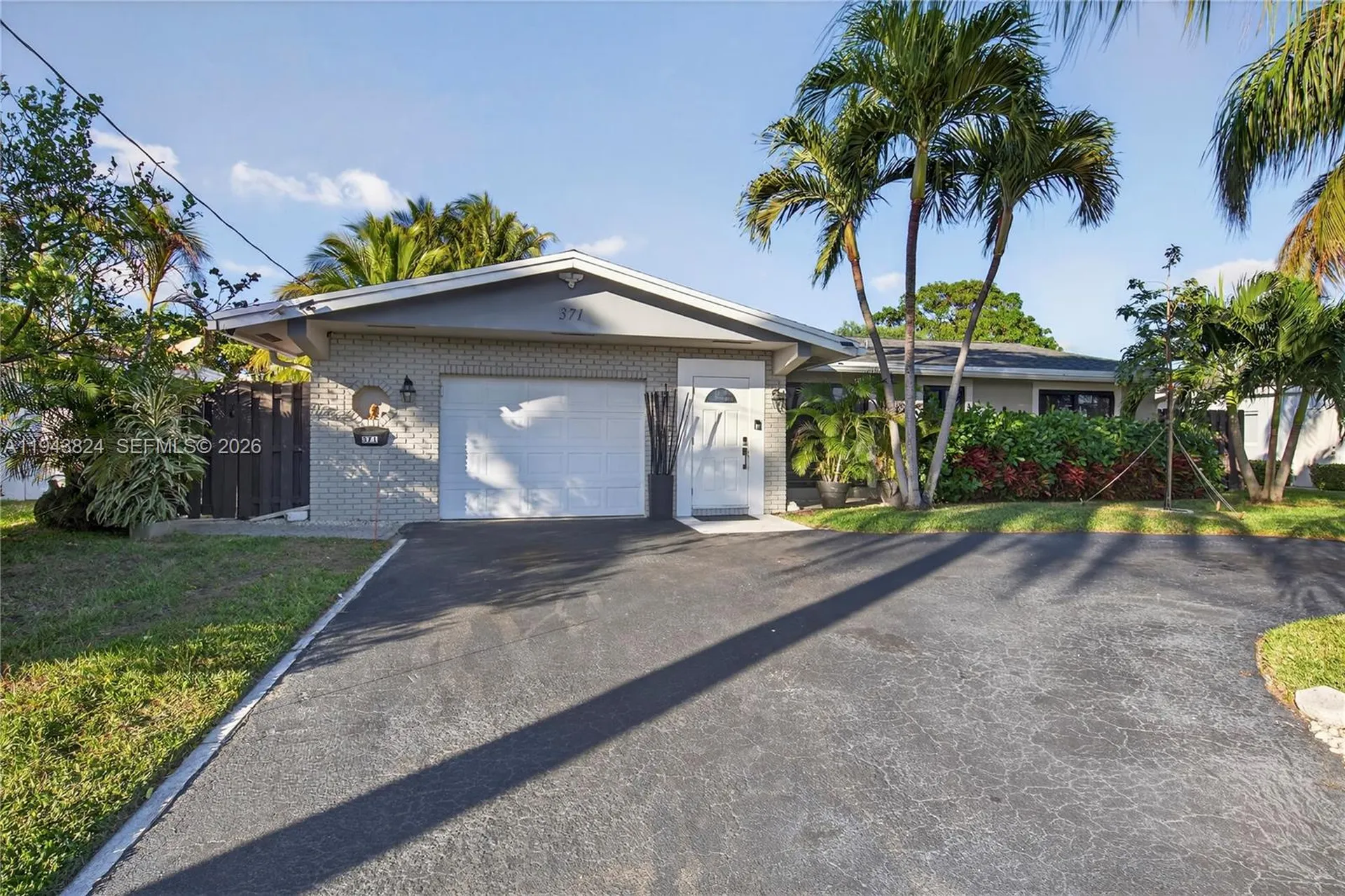 371 SE 3rd Street Pompano Beach FL 33060