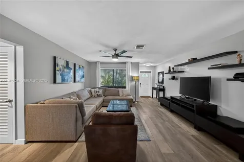 371 SE 3rd Street Pompano Beach FL 33060