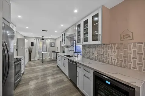 371 SE 3rd Street Pompano Beach FL 33060