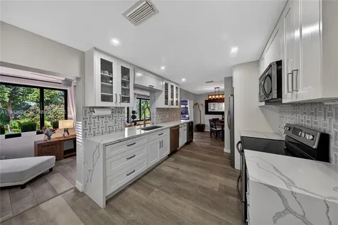 371 SE 3rd Street Pompano Beach FL 33060