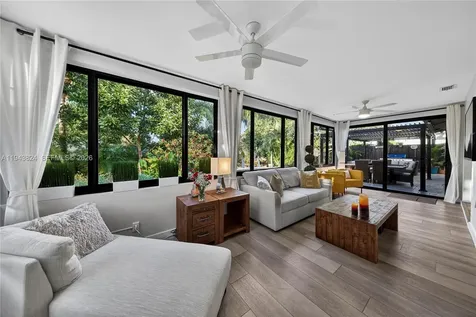 371 SE 3rd Street Pompano Beach FL 33060