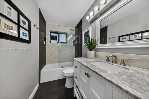371 SE 3rd Street Pompano Beach FL 33060