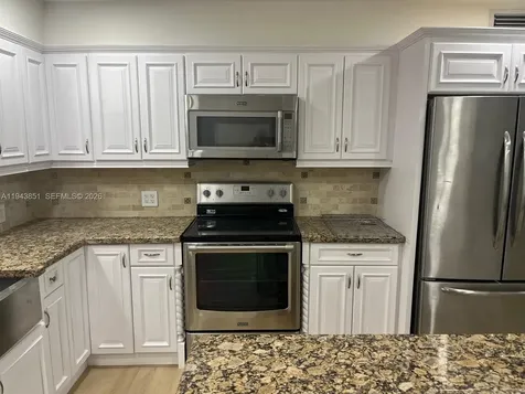 6330 SW 34th Street Miami FL 33155