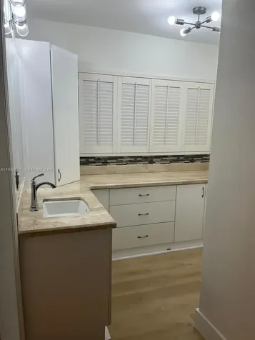 6330 SW 34th Street Miami FL 33155