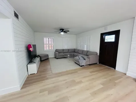 6330 SW 34th Street Miami FL 33155