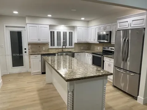 6330 SW 34th Street Miami FL 33155