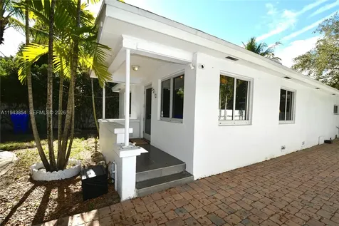 5210 NW 5th Avenue Miami FL 33127