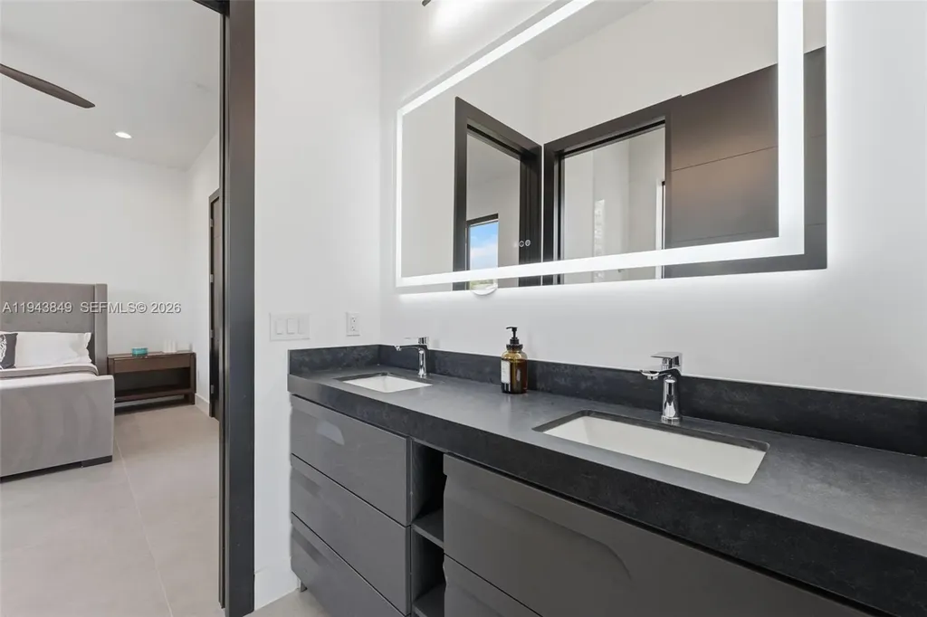 301 NE 27th Drive Fort Lauderdale FL 33334