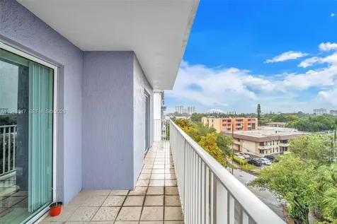 2475 NW 16th St Road Miami FL 33125