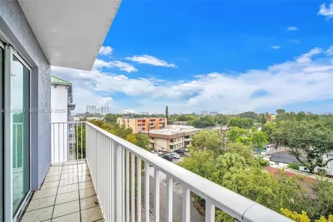 2475 NW 16th St Road Miami FL 33125