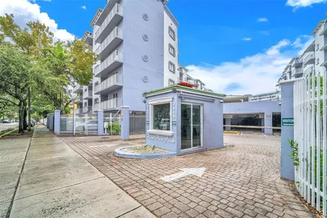 2475 NW 16th St Road Miami FL 33125
