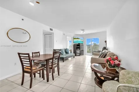 2475 NW 16th St Road Miami FL 33125