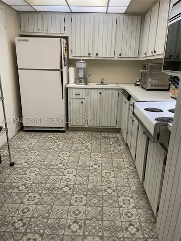 6039 Collins Avenue Miami Beach FL 33140
