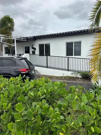 3521 E 4th Avenue Hialeah FL 33013