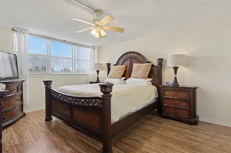 211 S Ocean Drive Hollywood FL 33019