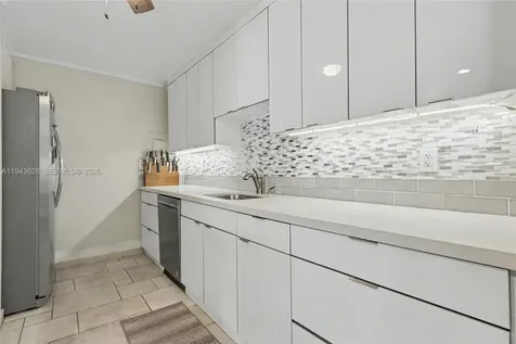 211 S Ocean Drive Hollywood FL 33019