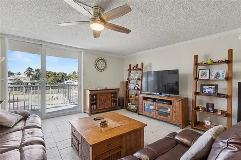 211 S Ocean Drive Hollywood FL 33019