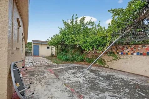 890 NW 35th Avenue Lauderhill FL 33311