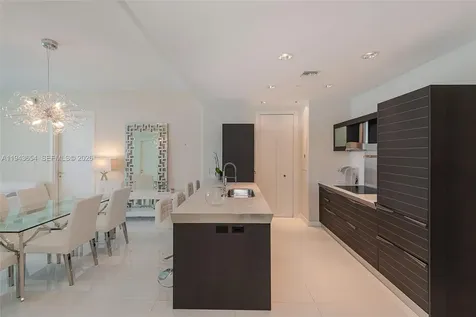 200 Biscayne Boulevard Way Miami FL 33131