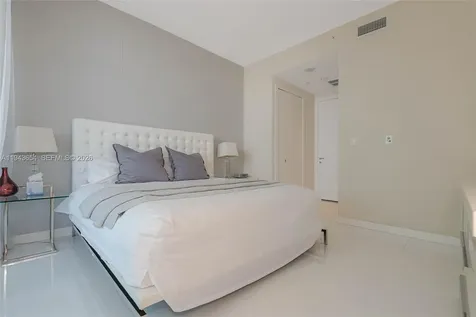 200 Biscayne Boulevard Way Miami FL 33131