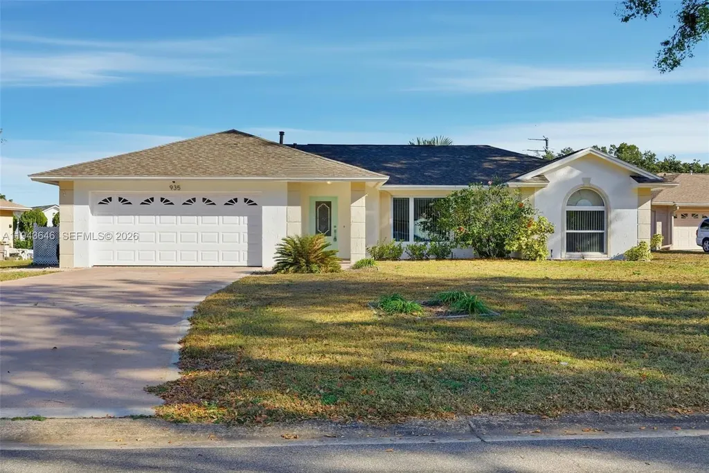 935 Amy Ridge Court Kissimmee FL 34747