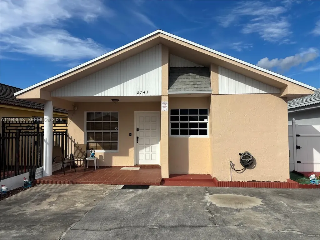 2741 W 74th Street Hialeah FL 33016