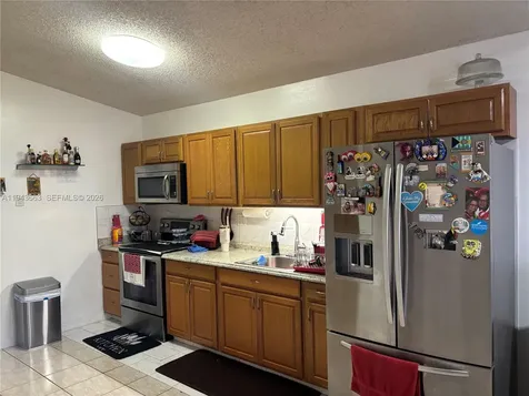 2741 W 74th Street Hialeah FL 33016
