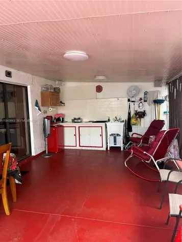 2741 W 74th Street Hialeah FL 33016