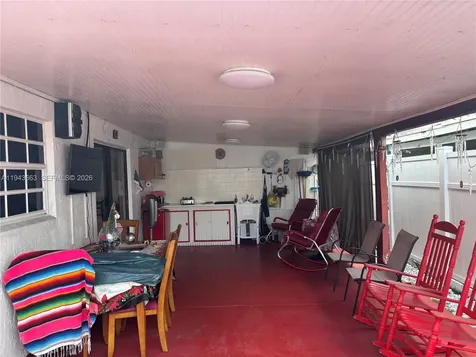 2741 W 74th Street Hialeah FL 33016