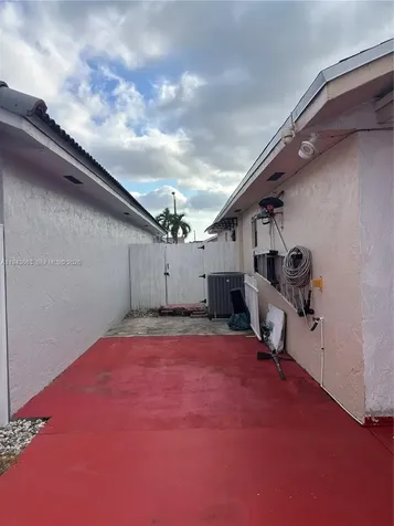 2741 W 74th Street Hialeah FL 33016