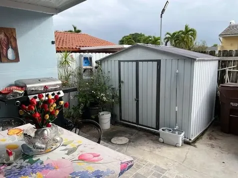 4211 W 10th Lane Hialeah FL 33012