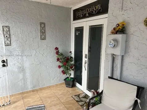4211 W 10th Lane Hialeah FL 33012
