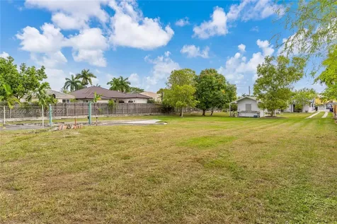 13325 SW 32nd Street Miami FL 33175