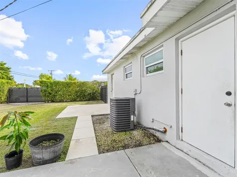 11401 SW 56th Street Miami FL 33165