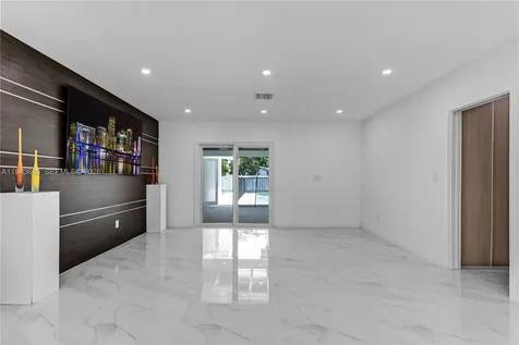 12525 SW 68th Court Pinecrest FL 33156