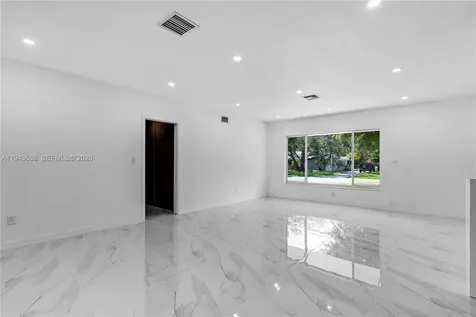 12525 SW 68th Court Pinecrest FL 33156