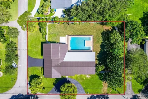 12525 SW 68th Court Pinecrest FL 33156
