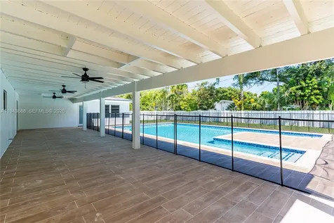 12525 SW 68th Court Pinecrest FL 33156