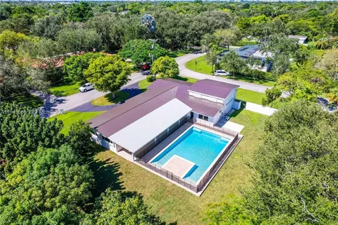 12525 SW 68th Court Pinecrest FL 33156